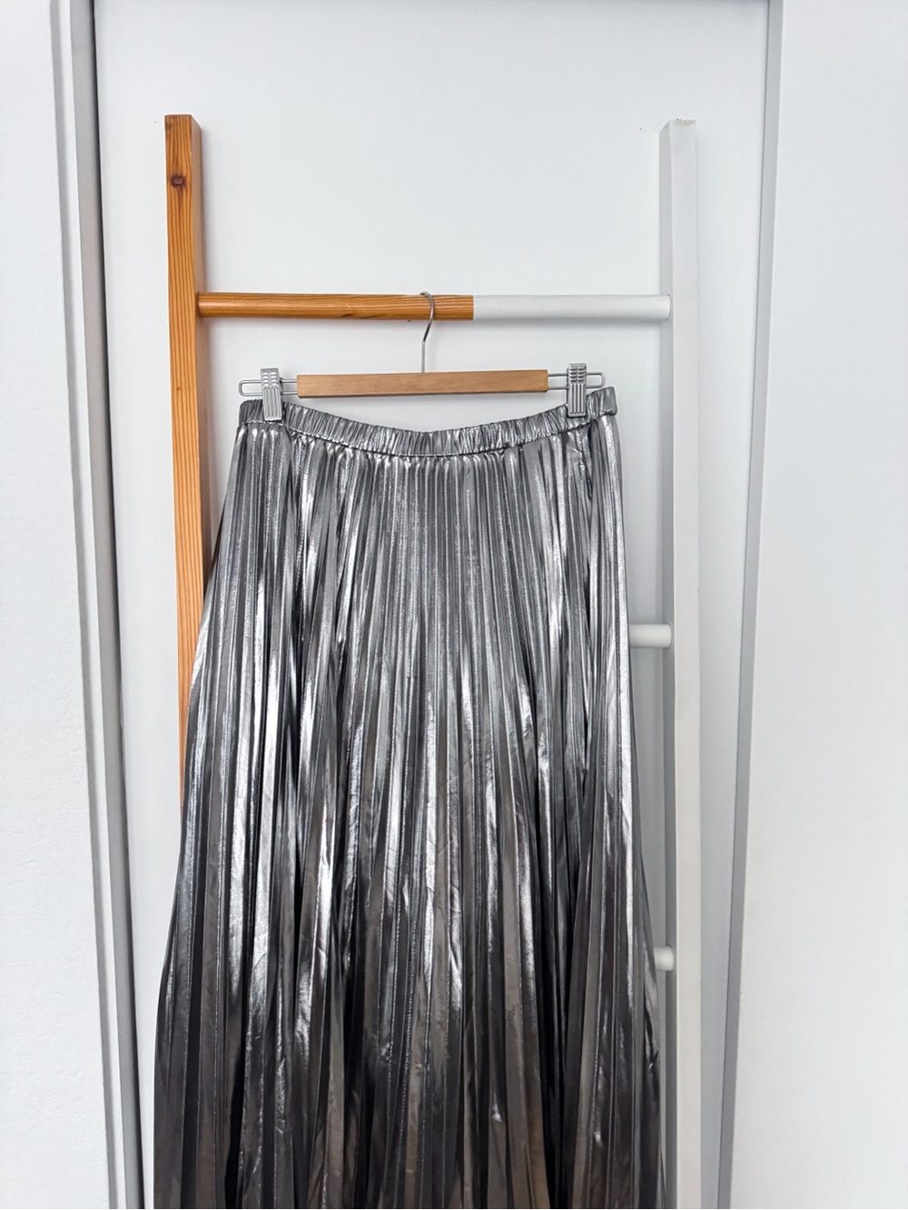 Dressed In Lala Metallic Pleated Midi Skirt in Sterling Silver - Picture 7 of 15